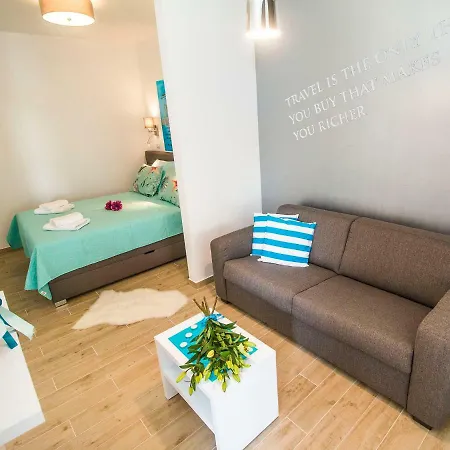 Idro Studio Apartments Directly At The Beach Split Exterior foto